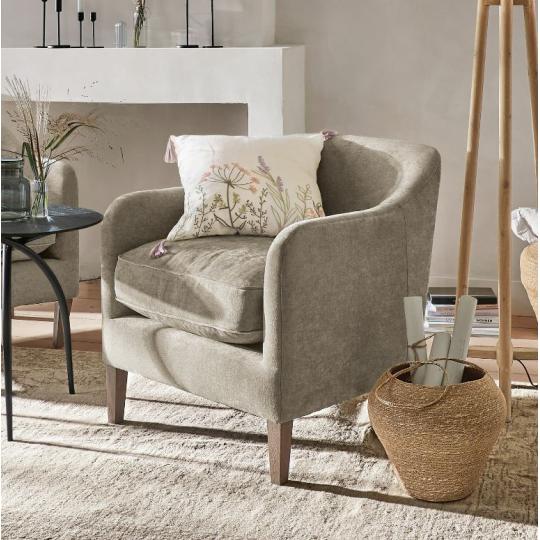 pohodlne sede zamatove konferencne barove klubove kreslo klenute kreslo klasicky elegantny obcianska obyvacka interierovy dizajn .jpg